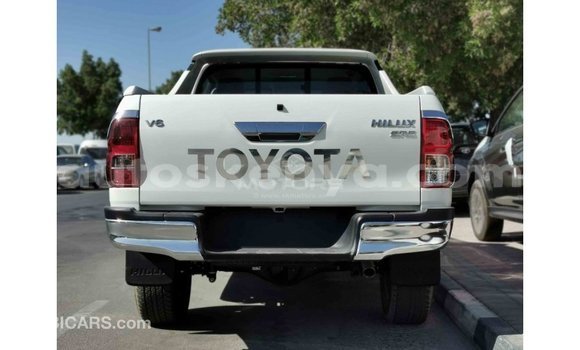 Buy Import Toyota Hilux White Car in Import - Dubai in Central Kenya Buy Import Toyota Hilux White Car in Import - Dubai in Central Kenya