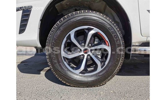 Buy Import Toyota Hilux White Car in Import - Dubai in Central Kenya Buy Import Toyota Hilux White Car in Import - Dubai in Central Kenya