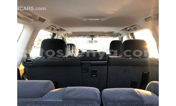 Nunua Imported Toyota Land Cruiser Nyeupe Gari ndani ya Import - Dubai nchini Kati Kenya Nunua Imported Toyota Land Cruiser Nyeupe Gari ndani ya Import - Dubai nchini Kati Kenya