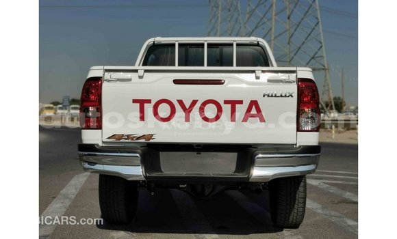 Buy Import Toyota Hilux White Car in Import - Dubai in Central Kenya Buy Import Toyota Hilux White Car in Import - Dubai in Central Kenya