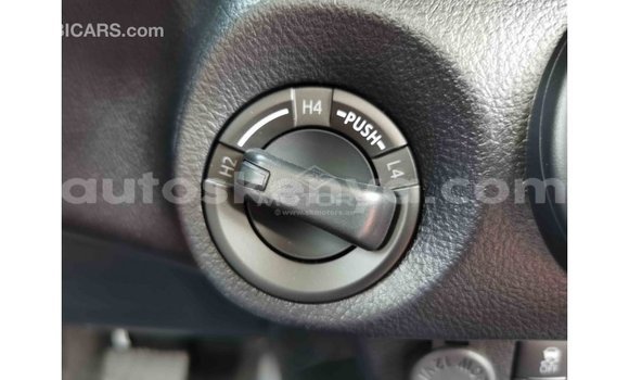 Buy Import Toyota Hilux White Car in Import - Dubai in Central Kenya Buy Import Toyota Hilux White Car in Import - Dubai in Central Kenya