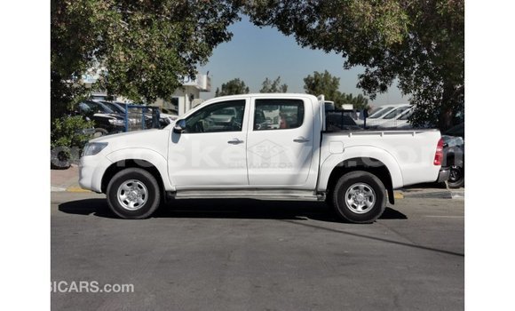 Buy Import Toyota Hilux White Car in Import - Dubai in Central Kenya Buy Import Toyota Hilux White Car in Import - Dubai in Central Kenya