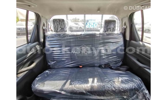 Imported Toyota Hilux White Makiinaa iti Import - Dubai keessatti Central Kenya keessatti Imported Toyota Hilux White Makiinaa iti Import - Dubai keessatti Central Kenya keessatti