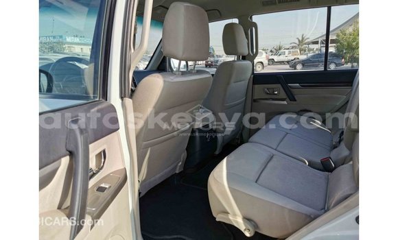 Buy Import Mitsubishi Pajero White Car in Import - Dubai in Central Kenya Buy Import Mitsubishi Pajero White Car in Import - Dubai in Central Kenya