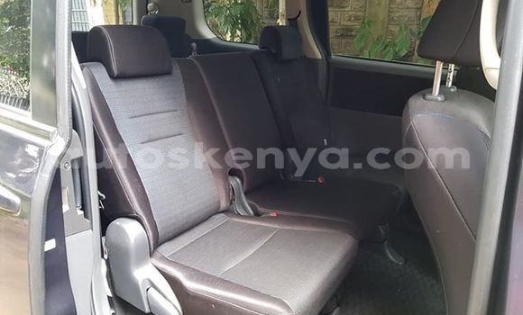 Oofamaa Toyota Voxy Blue Makiinaa iti Nairobi keessatti Nairobi keessatti Oofamaa Toyota Voxy Blue Makiinaa iti Nairobi keessatti Nairobi keessatti