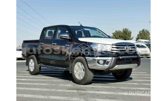 Nunua Imported Toyota Hilux Nyeusi Gari ndani ya Import - Dubai nchini Kati Kenya Nunua Imported Toyota Hilux Nyeusi Gari ndani ya Import - Dubai nchini Kati Kenya