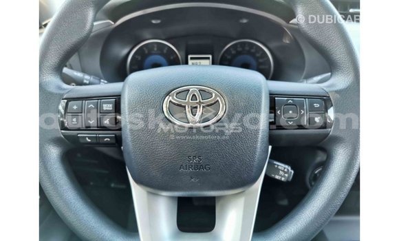 Nunua Imported Toyota Hilux Nyeusi Gari ndani ya Import - Dubai nchini Kati Kenya Nunua Imported Toyota Hilux Nyeusi Gari ndani ya Import - Dubai nchini Kati Kenya