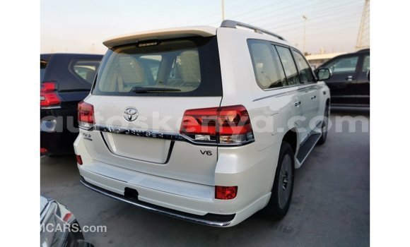 Buy Import Toyota Land Cruiser White Car in Import - Dubai in Central Kenya Buy Import Toyota Land Cruiser White Car in Import - Dubai in Central Kenya
