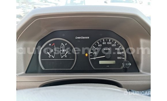 Buy Import Toyota Land Cruiser White Car in Import - Dubai in Central Kenya Buy Import Toyota Land Cruiser White Car in Import - Dubai in Central Kenya
