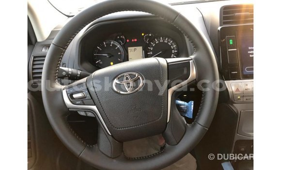 Imported Toyota Land Cruiser White Makiinaa iti Import - Dubai keessatti Central Kenya keessatti Imported Toyota Land Cruiser White Makiinaa iti Import - Dubai keessatti Central Kenya keessatti