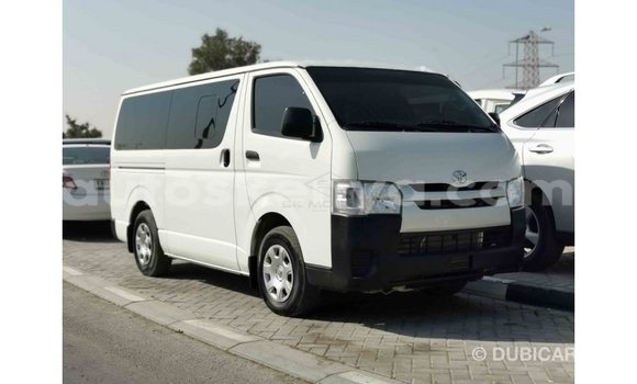 Imported Toyota Hiace White Makiinaa iti Import - Dubai keessatti Central Kenya keessatti Imported Toyota Hiace White Makiinaa iti Import - Dubai keessatti Central Kenya keessatti