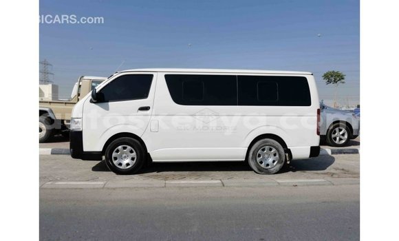 Imported Toyota Hiace White Makiinaa iti Import - Dubai keessatti Central Kenya keessatti Imported Toyota Hiace White Makiinaa iti Import - Dubai keessatti Central Kenya keessatti