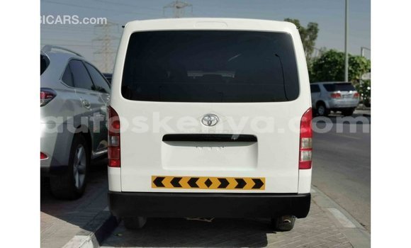 Imported Toyota Hiace White Makiinaa iti Import - Dubai keessatti Central Kenya keessatti Imported Toyota Hiace White Makiinaa iti Import - Dubai keessatti Central Kenya keessatti
