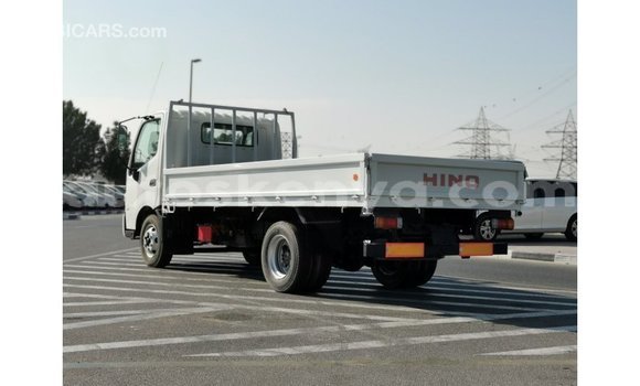 Imported Hino 300 Series White Netiree iti Import - Dubai keessatti Central Kenya keessatti Imported Hino 300 Series White Netiree iti Import - Dubai keessatti Central Kenya keessatti