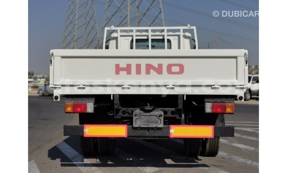 Imported Hino 300 Series White Netiree iti Import - Dubai keessatti Central Kenya keessatti Imported Hino 300 Series White Netiree iti Import - Dubai keessatti Central Kenya keessatti