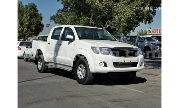 Buy Import Toyota Hilux White Car in Import - Dubai in Central Kenya Buy Import Toyota Hilux White Car in Import - Dubai in Central Kenya