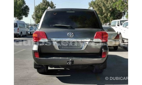 Nunua Imported Toyota Land Cruiser Nyingine Gari ndani ya Import - Dubai nchini Kati Kenya Nunua Imported Toyota Land Cruiser Nyingine Gari ndani ya Import - Dubai nchini Kati Kenya
