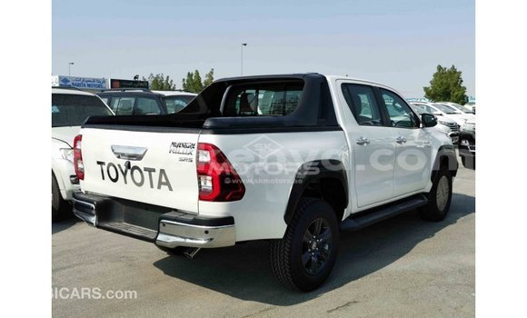 Buy Import Toyota Hilux White Car in Import - Dubai in Central Kenya Buy Import Toyota Hilux White Car in Import - Dubai in Central Kenya