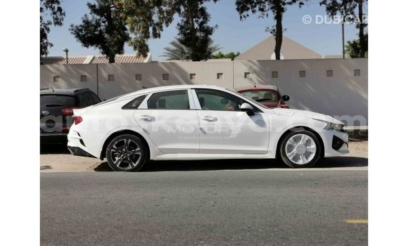 Imported Kia K5 White Makiinaa iti Import - Dubai keessatti Central Kenya keessatti Imported Kia K5 White Makiinaa iti Import - Dubai keessatti Central Kenya keessatti