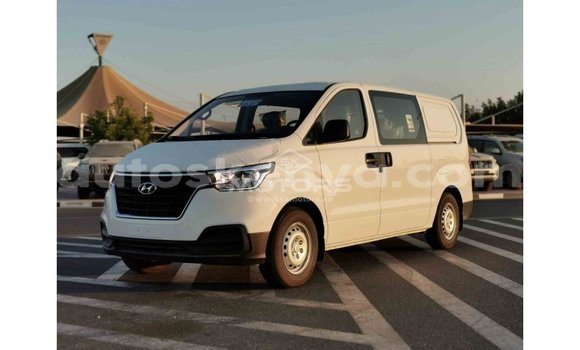 Nunua Imported Hyundai Chorus Nyeupe Lori ndani ya Import - Dubai nchini Kati Kenya Nunua Imported Hyundai Chorus Nyeupe Lori ndani ya Import - Dubai nchini Kati Kenya