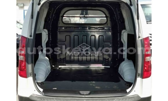 Nunua Imported Hyundai Chorus Nyeupe Lori ndani ya Import - Dubai nchini Kati Kenya Nunua Imported Hyundai Chorus Nyeupe Lori ndani ya Import - Dubai nchini Kati Kenya