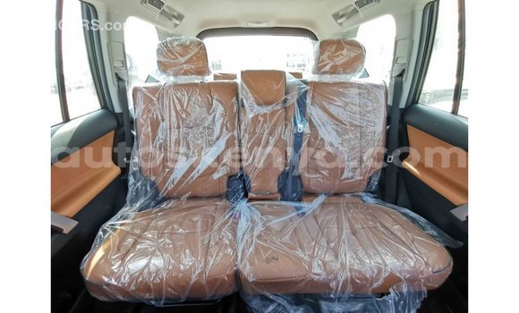 Nunua Imported Toyota Prado Nyeupe Gari ndani ya Import - Dubai nchini Kati Kenya Nunua Imported Toyota Prado Nyeupe Gari ndani ya Import - Dubai nchini Kati Kenya