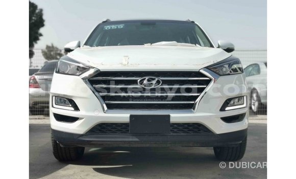 Nunua Imported Hyundai Tucson Nyeupe Gari ndani ya Import - Dubai nchini Kati Kenya Nunua Imported Hyundai Tucson Nyeupe Gari ndani ya Import - Dubai nchini Kati Kenya