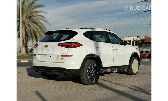 Nunua Imported Hyundai Tucson Nyeupe Gari ndani ya Import - Dubai nchini Kati Kenya Nunua Imported Hyundai Tucson Nyeupe Gari ndani ya Import - Dubai nchini Kati Kenya