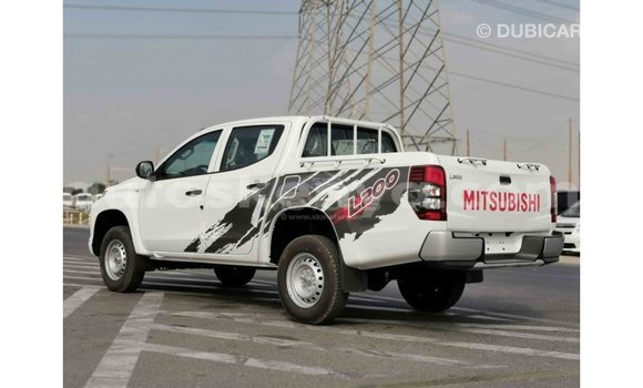Buy Import Mitsubishi L200 White Car in Import - Dubai in Central Kenya Buy Import Mitsubishi L200 White Car in Import - Dubai in Central Kenya