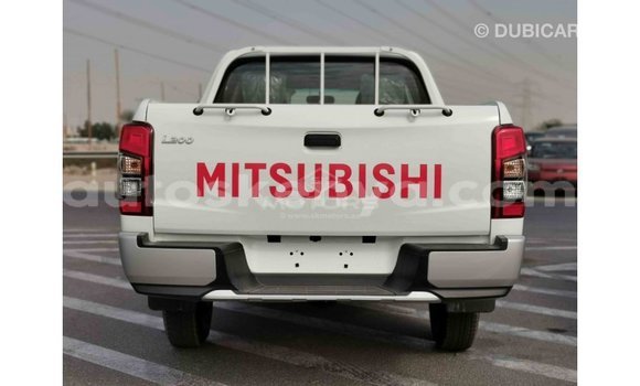 Buy Import Mitsubishi L200 White Car in Import - Dubai in Central Kenya Buy Import Mitsubishi L200 White Car in Import - Dubai in Central Kenya