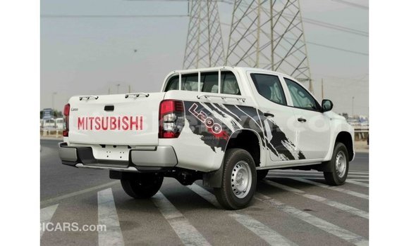 Buy Import Mitsubishi L200 White Car in Import - Dubai in Central Kenya Buy Import Mitsubishi L200 White Car in Import - Dubai in Central Kenya