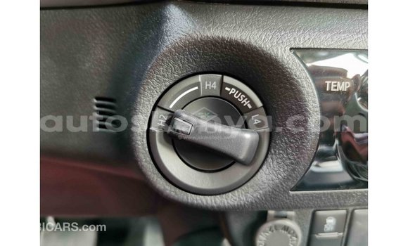 Buy Import Toyota Hilux White Car in Import - Dubai in Central Kenya Buy Import Toyota Hilux White Car in Import - Dubai in Central Kenya