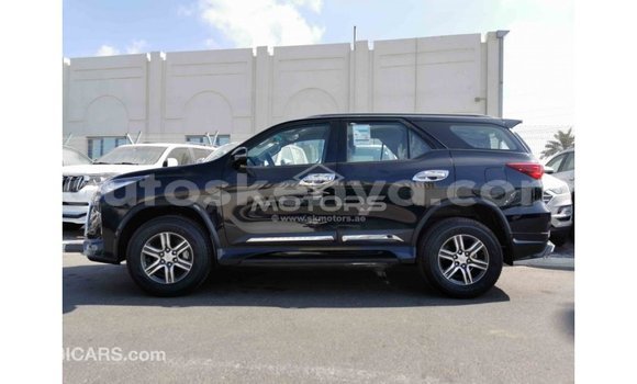Nunua Imported Toyota Fortuner Nyeusi Gari ndani ya Import - Dubai nchini Kati Kenya Nunua Imported Toyota Fortuner Nyeusi Gari ndani ya Import - Dubai nchini Kati Kenya