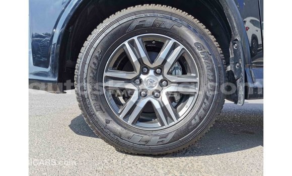 Nunua Imported Toyota Fortuner Nyeusi Gari ndani ya Import - Dubai nchini Kati Kenya Nunua Imported Toyota Fortuner Nyeusi Gari ndani ya Import - Dubai nchini Kati Kenya