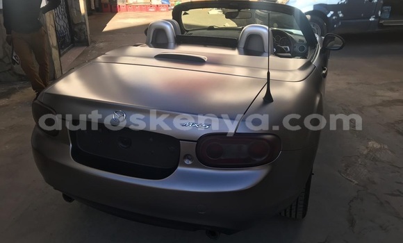 Nunua Ilio tumika Mazda MX-5 Beige Gari ndani ya Mombasa nchini Kenya ya Pwani Nunua Ilio tumika Mazda MX-5 Beige Gari ndani ya Mombasa nchini Kenya ya Pwani