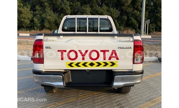 Buy Import Toyota Hilux White Car in Import - Dubai in Central Kenya Buy Import Toyota Hilux White Car in Import - Dubai in Central Kenya
