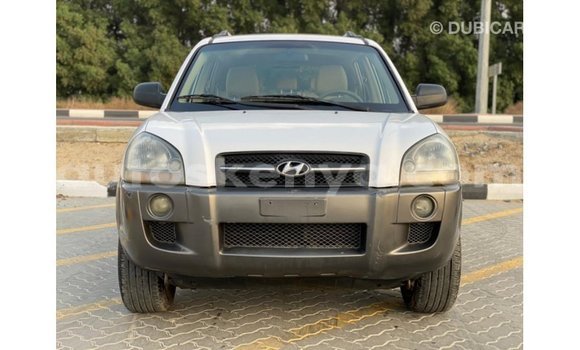 Imported Hyundai Tucson White Makiinaa iti Import - Dubai keessatti Central Kenya keessatti Imported Hyundai Tucson White Makiinaa iti Import - Dubai keessatti Central Kenya keessatti