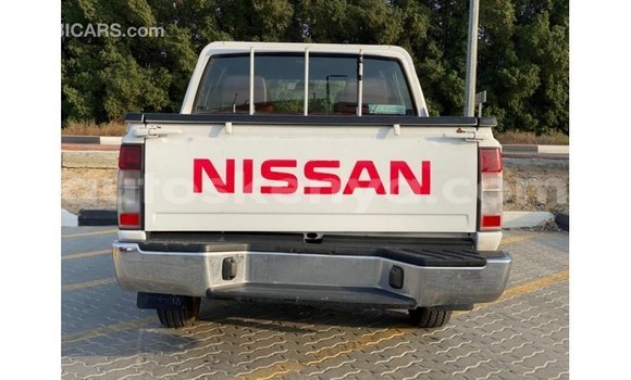 Imported Nissan Pickup White Makiinaa iti Import - Dubai keessatti Central Kenya keessatti Imported Nissan Pickup White Makiinaa iti Import - Dubai keessatti Central Kenya keessatti