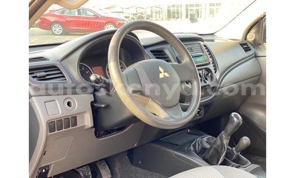 Imported Mitsubishi L200 White Makiinaa iti Import - Dubai keessatti Central Kenya keessatti Imported Mitsubishi L200 White Makiinaa iti Import - Dubai keessatti Central Kenya keessatti