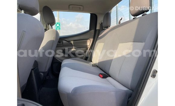 Imported Mitsubishi L200 White Makiinaa iti Import - Dubai keessatti Central Kenya keessatti Imported Mitsubishi L200 White Makiinaa iti Import - Dubai keessatti Central Kenya keessatti