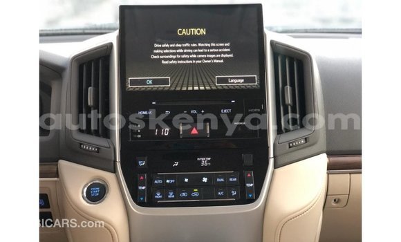 Nunua Imported Toyota Land Cruiser Nyeupe Gari ndani ya Import - Dubai nchini Kati Kenya Nunua Imported Toyota Land Cruiser Nyeupe Gari ndani ya Import - Dubai nchini Kati Kenya