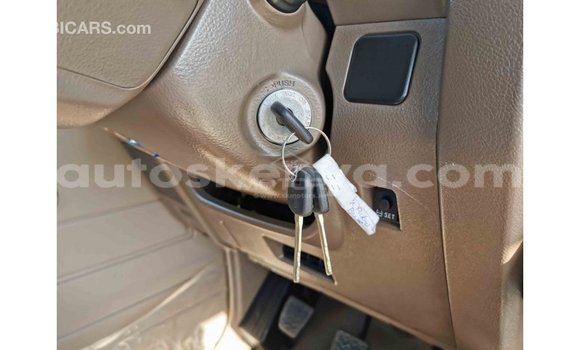 Nunua Imported Toyota Land Cruiser Beige Gari ndani ya Import - Dubai nchini Kati Kenya Nunua Imported Toyota Land Cruiser Beige Gari ndani ya Import - Dubai nchini Kati Kenya