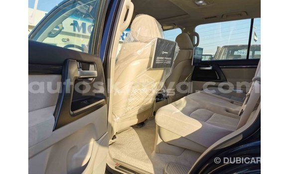 Buy Import Toyota Land Cruiser Black Car in Import - Dubai in Central Kenya Buy Import Toyota Land Cruiser Black Car in Import - Dubai in Central Kenya
