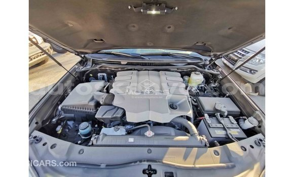 Buy Import Toyota Land Cruiser Black Car in Import - Dubai in Central Kenya Buy Import Toyota Land Cruiser Black Car in Import - Dubai in Central Kenya