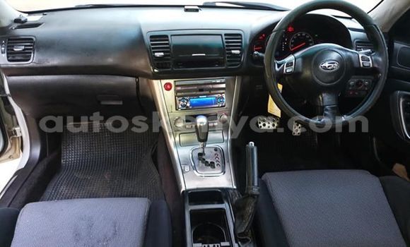 Nunua Ilio tumika Subaru Legacy Fedha Gari ndani ya Nairobi nchini Nairobi Nunua Ilio tumika Subaru Legacy Fedha Gari ndani ya Nairobi nchini Nairobi