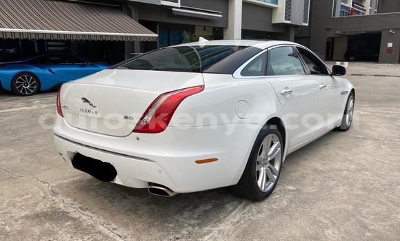 Nunua Ilio tumika Jaguar XJ Nyeupe Gari ndani ya Mombasa nchini Kenya ya Pwani Nunua Ilio tumika Jaguar XJ Nyeupe Gari ndani ya Mombasa nchini Kenya ya Pwani
