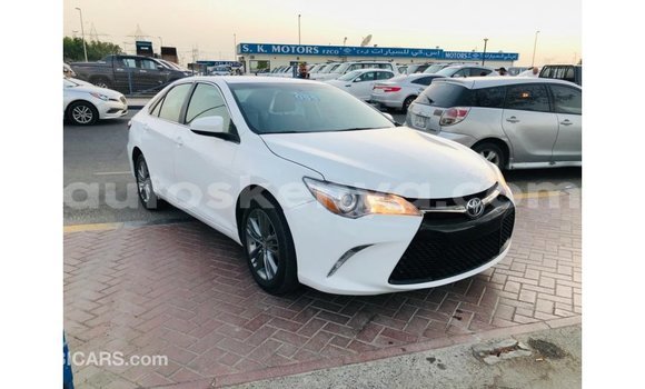 Imported Toyota Camry White Makiinaa iti Import - Dubai keessatti Central Kenya keessatti Imported Toyota Camry White Makiinaa iti Import - Dubai keessatti Central Kenya keessatti