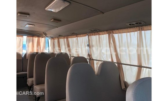 Imported Toyota Coaster White Makiinaa iti Import - Dubai keessatti Central Kenya keessatti Imported Toyota Coaster White Makiinaa iti Import - Dubai keessatti Central Kenya keessatti