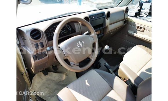 Nunua Imported Toyota Land Cruiser Beige Gari ndani ya Import - Dubai nchini Kati Kenya Nunua Imported Toyota Land Cruiser Beige Gari ndani ya Import - Dubai nchini Kati Kenya