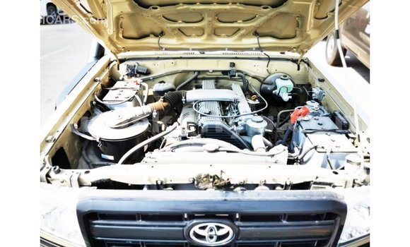Nunua Imported Toyota Land Cruiser Beige Gari ndani ya Import - Dubai nchini Kati Kenya Nunua Imported Toyota Land Cruiser Beige Gari ndani ya Import - Dubai nchini Kati Kenya